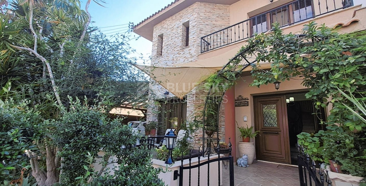 Four bedroom semi-detached house for rent, in Episkopi, Limassol