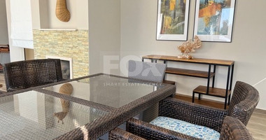 Penthouse across the road from the beach in private complex