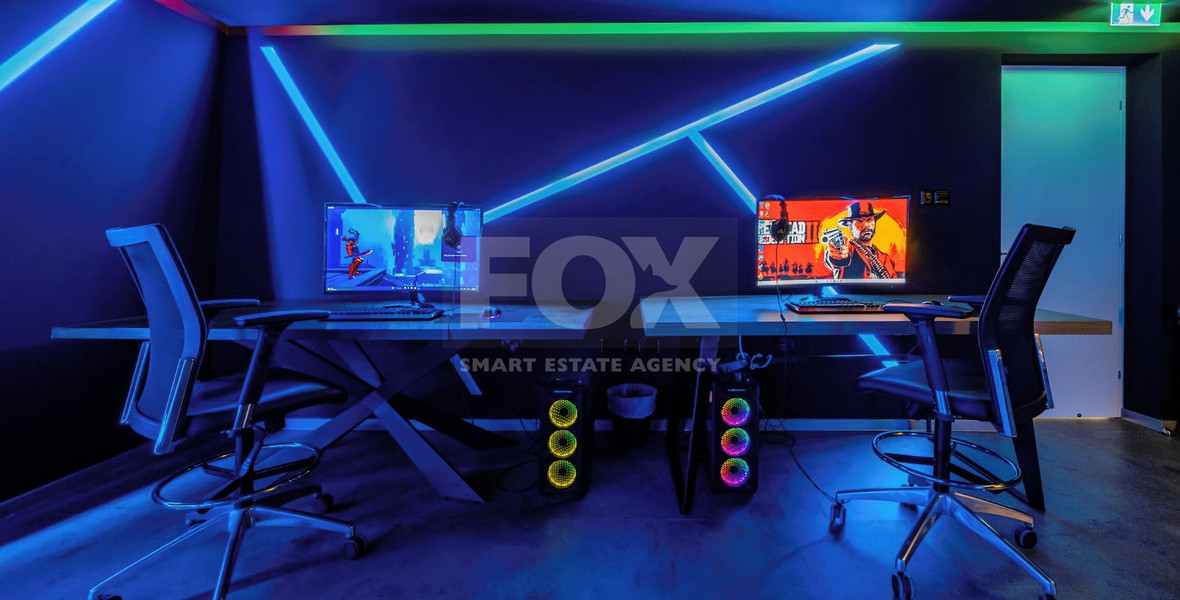 Three bedroom magnificent apartment in Tomb of the Kings , Paphos