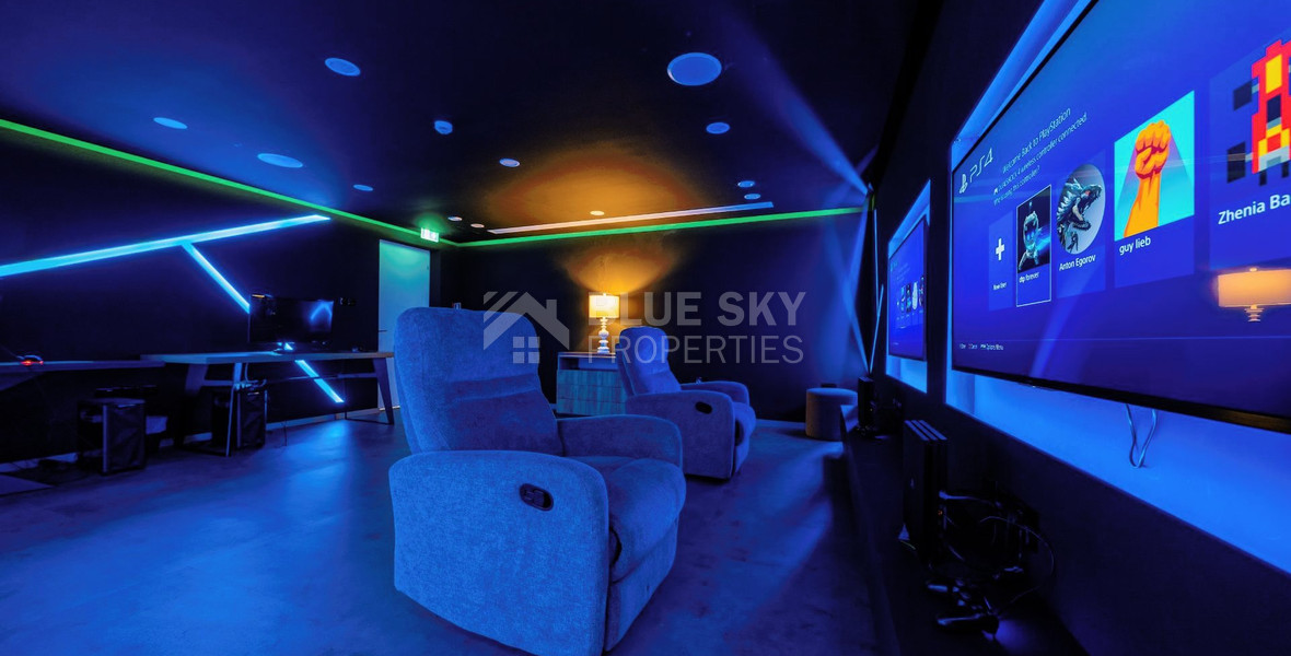 Three bedroom magnificent apartment in Tomb of the Kings , Paphos