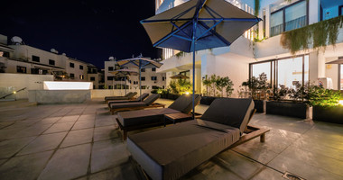 Three bedroom magnificent apartment in Tomb of the Kings , Paphos