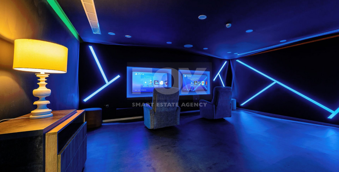 Three bedroom luxury penthouse on fifth floor in Tombs of the Kings area, Paphos