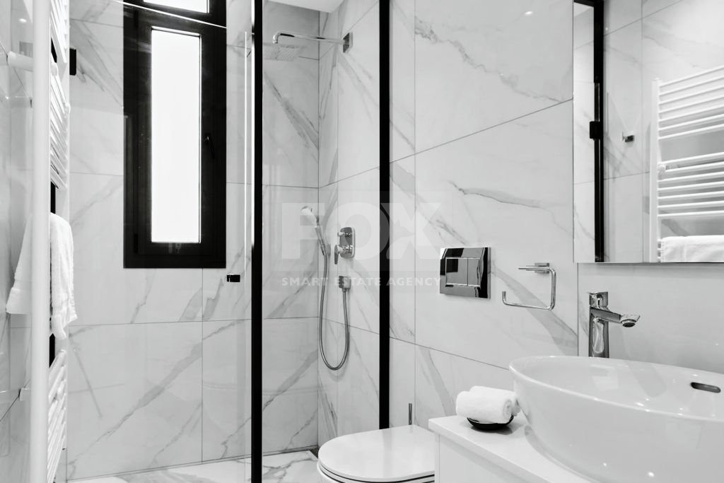 Three bedroom luxury penthouse on fifth floor in Tombs of the Kings area, Paphos