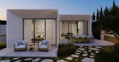 Three bedrooms villa in Tombs of The Kings