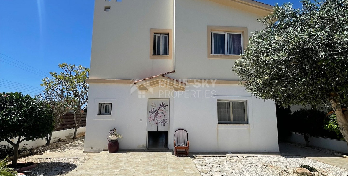 A spacious four bedroom elegant house in Pegia