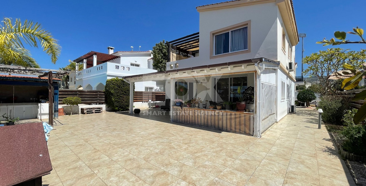 A spacious four bedroom elegant house in Pegia