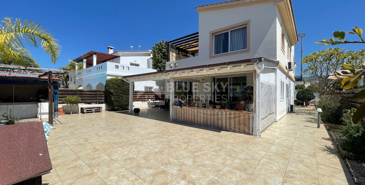 A spacious four bedroom elegant house in Pegia