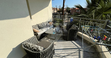 Three bedroom apartment in a privileged area in Tomb of the Kings, Paphos