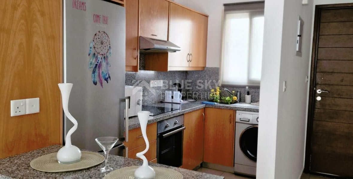 Two bedroom maisonette in Universal area