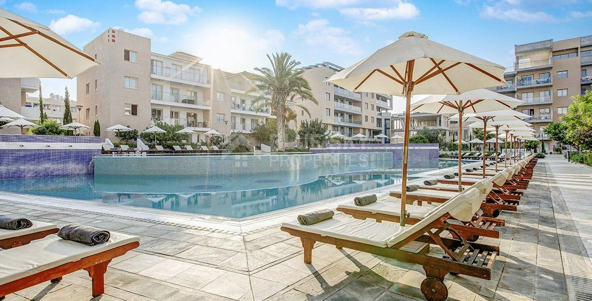 Two bedroom maisonette in Universal area