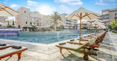 Two bedroom maisonette in Universal area