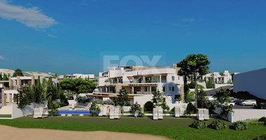 Two bedroom beachfront apartment in Tombs of the Kings, Paphos