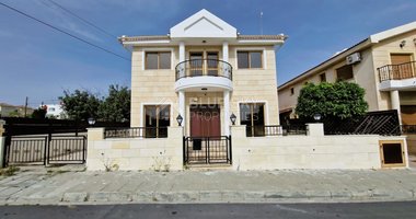 Six-Bedroom Detached House for sale in Ekali