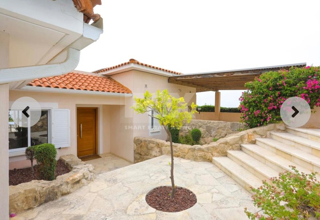Architect-designed bungalow situated in the charming district of Tala, in the city of Paphos.