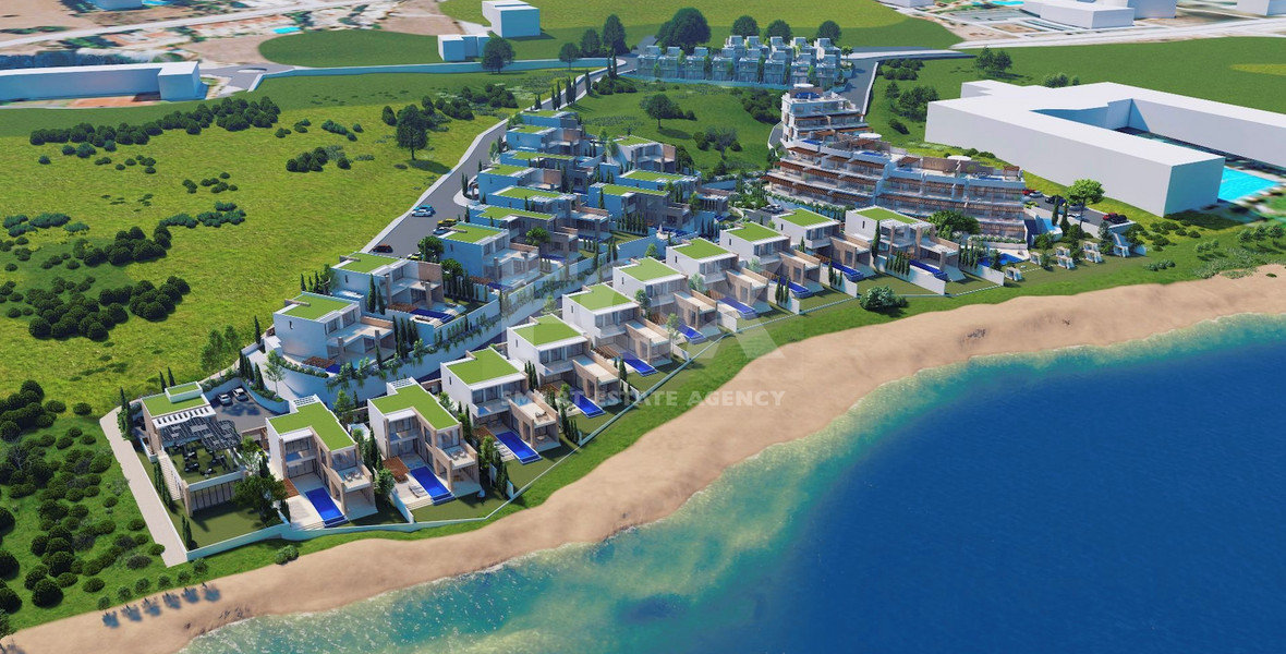 Three bedroom fabulous apartment in Tombs of the Kings, Paphos