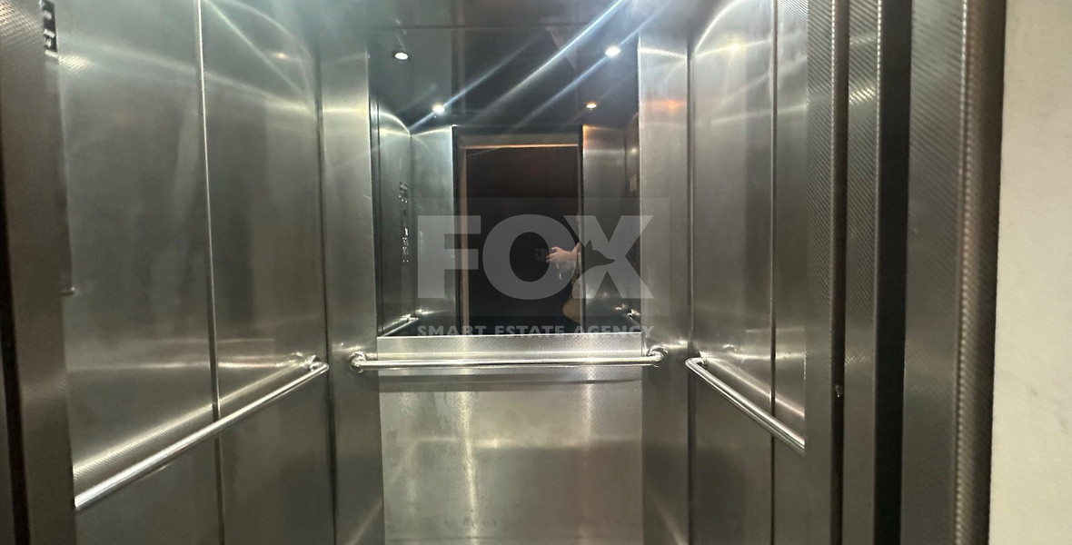 For Rent Furnished whole floor offices 295sqm on prime business avenue