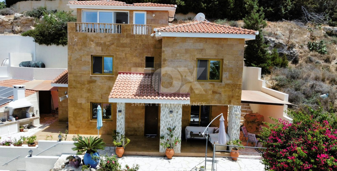 Four bedroom detached villa in Chloraka