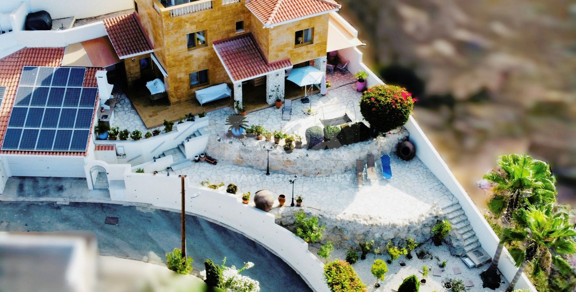 Four bedroom detached villa in Chloraka