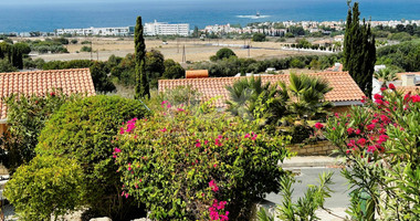 Four bedroom detached villa in Chloraka