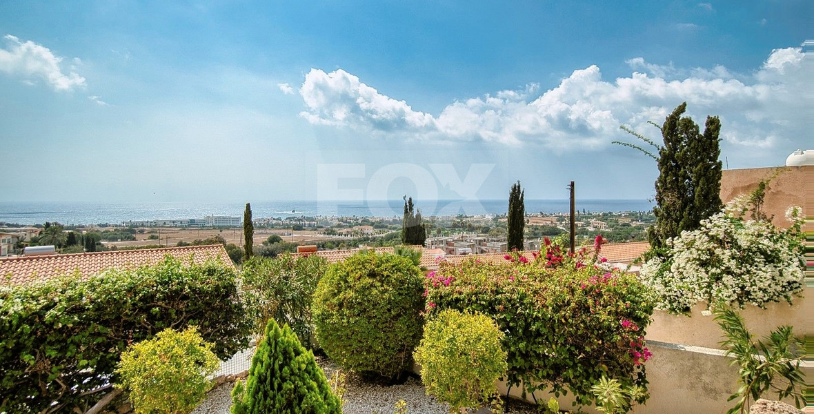 Four bedroom detached villa in Chloraka