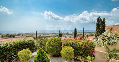 Four bedroom detached villa in Chloraka