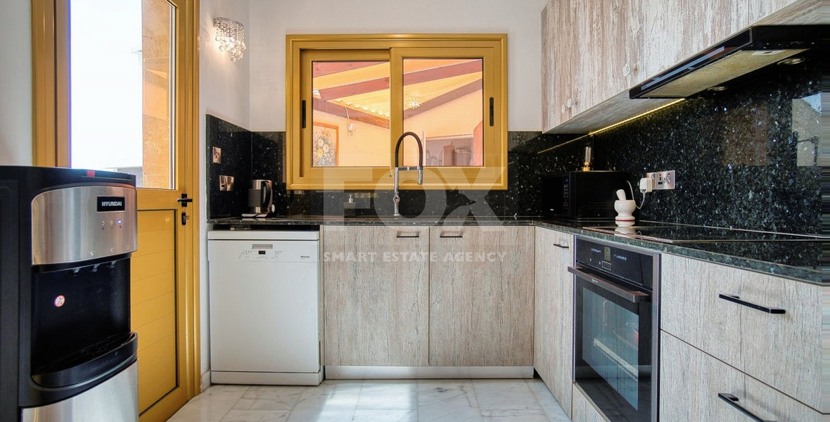 Four bedroom detached villa in Chloraka