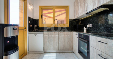 Four bedroom detached villa in Chloraka