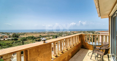 Four bedroom detached villa in Chloraka