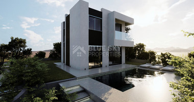 Detached four bedroom villa