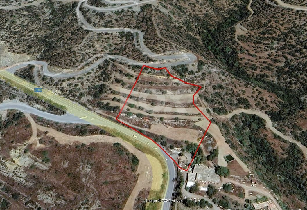 Prime Agricultural Land for sale in Parekklisia: Development Potential