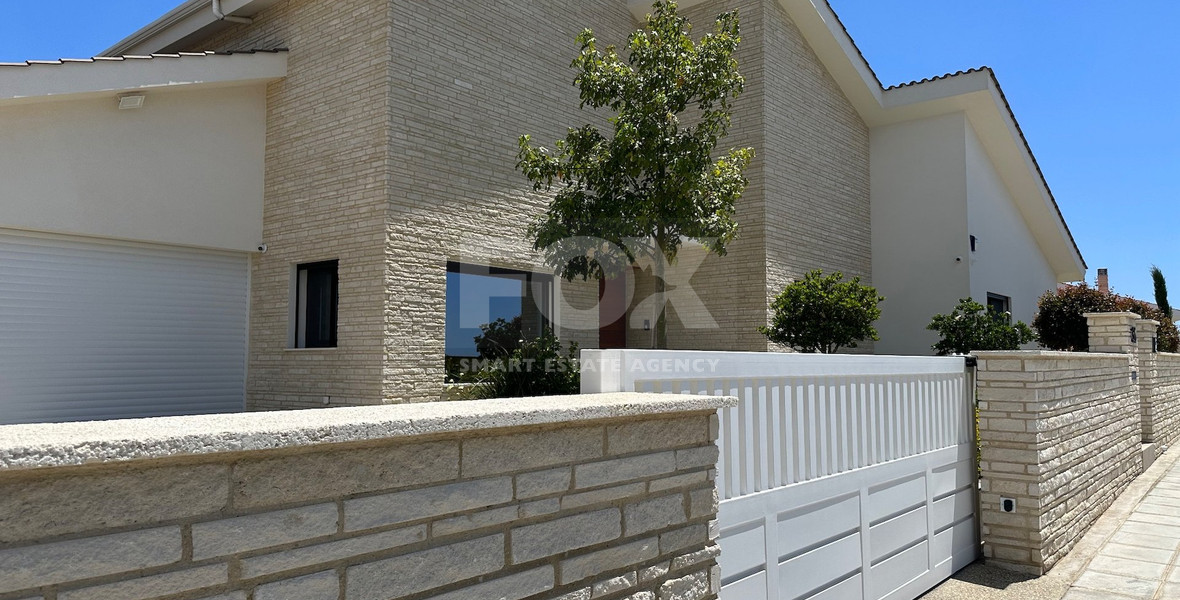 DETACHED FOUR BEDROOM VILLA WITH OFFICE/FIFTH BEDROOM, SEPARATE GUEST HOUSE, SEPARATE MAIDS QUARTER, CHILDRENS PLAYGROUND.