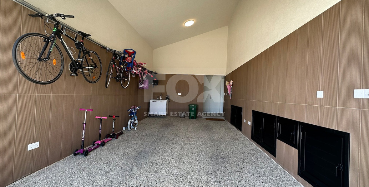 DETACHED FOUR BEDROOM VILLA WITH OFFICE/FIFTH BEDROOM, SEPARATE GUEST HOUSE, SEPARATE MAIDS QUARTER, CHILDRENS PLAYGROUND.