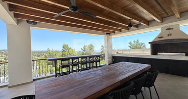 DETACHED FOUR BEDROOM VILLA WITH OFFICE/FIFTH BEDROOM, SEPARATE GUEST HOUSE, SEPARATE MAIDS QUARTER, CHILDRENS PLAYGROUND.