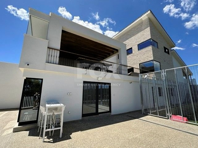 DETACHED FOUR BEDROOM VILLA WITH OFFICE/FIFTH BEDROOM, SEPARATE GUEST HOUSE, SEPARATE MAIDS QUARTER, CHILDRENS PLAYGROUND.