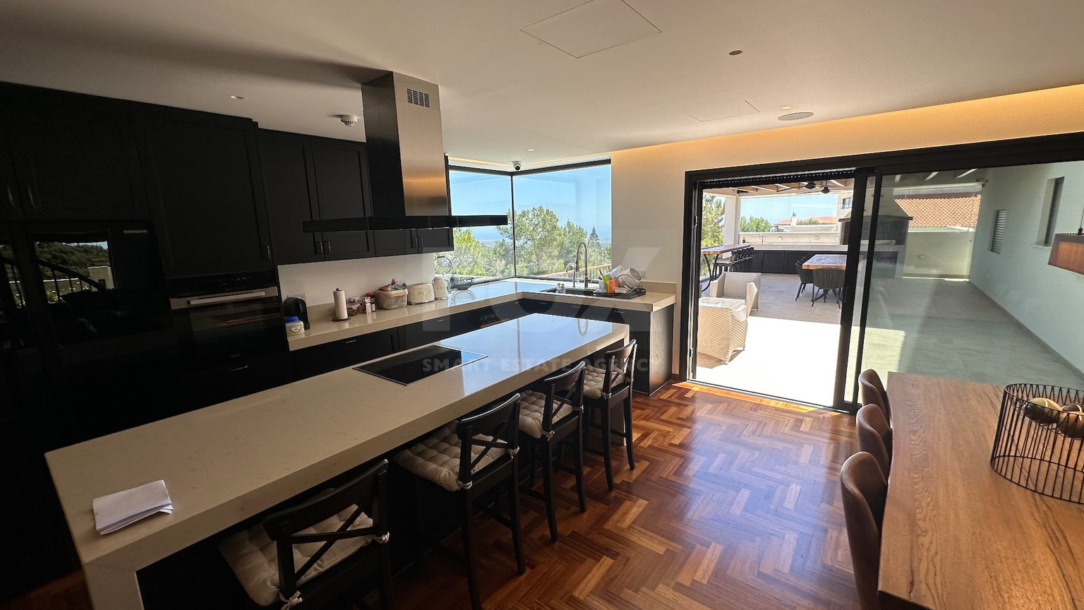 DETACHED FOUR BEDROOM VILLA WITH OFFICE/FIFTH BEDROOM, SEPARATE GUEST HOUSE, SEPARATE MAIDS QUARTER, CHILDRENS PLAYGROUND.