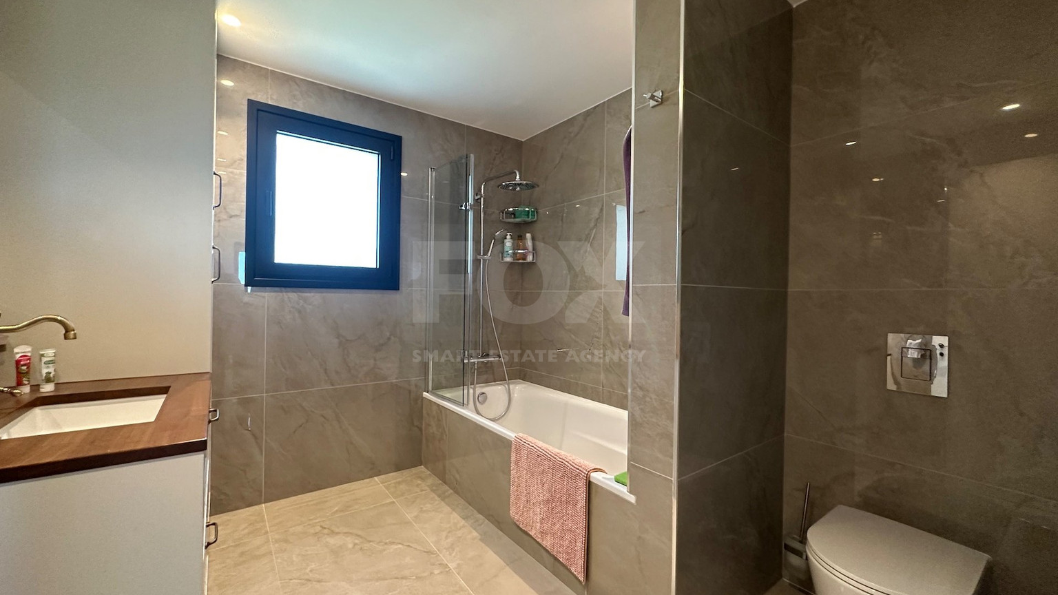 DETACHED FOUR BEDROOM VILLA WITH OFFICE/FIFTH BEDROOM, SEPARATE GUEST HOUSE, SEPARATE MAIDS QUARTER, CHILDRENS PLAYGROUND.