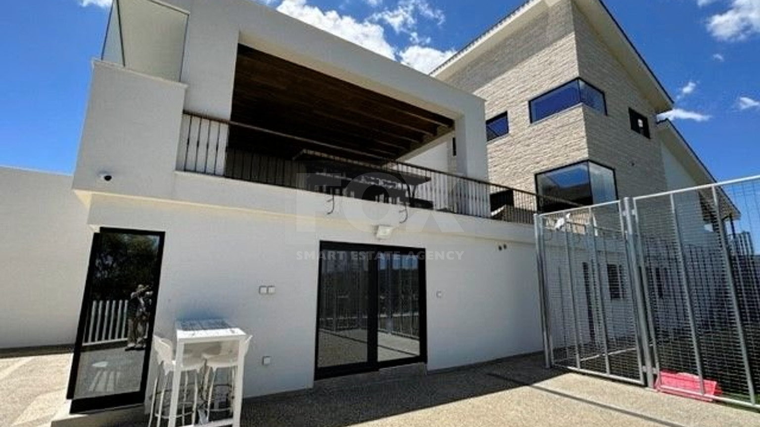 DETACHED FOUR BEDROOM VILLA WITH OFFICE/FIFTH BEDROOM, SEPARATE GUEST HOUSE, SEPARATE MAIDS QUARTER, CHILDRENS PLAYGROUND.