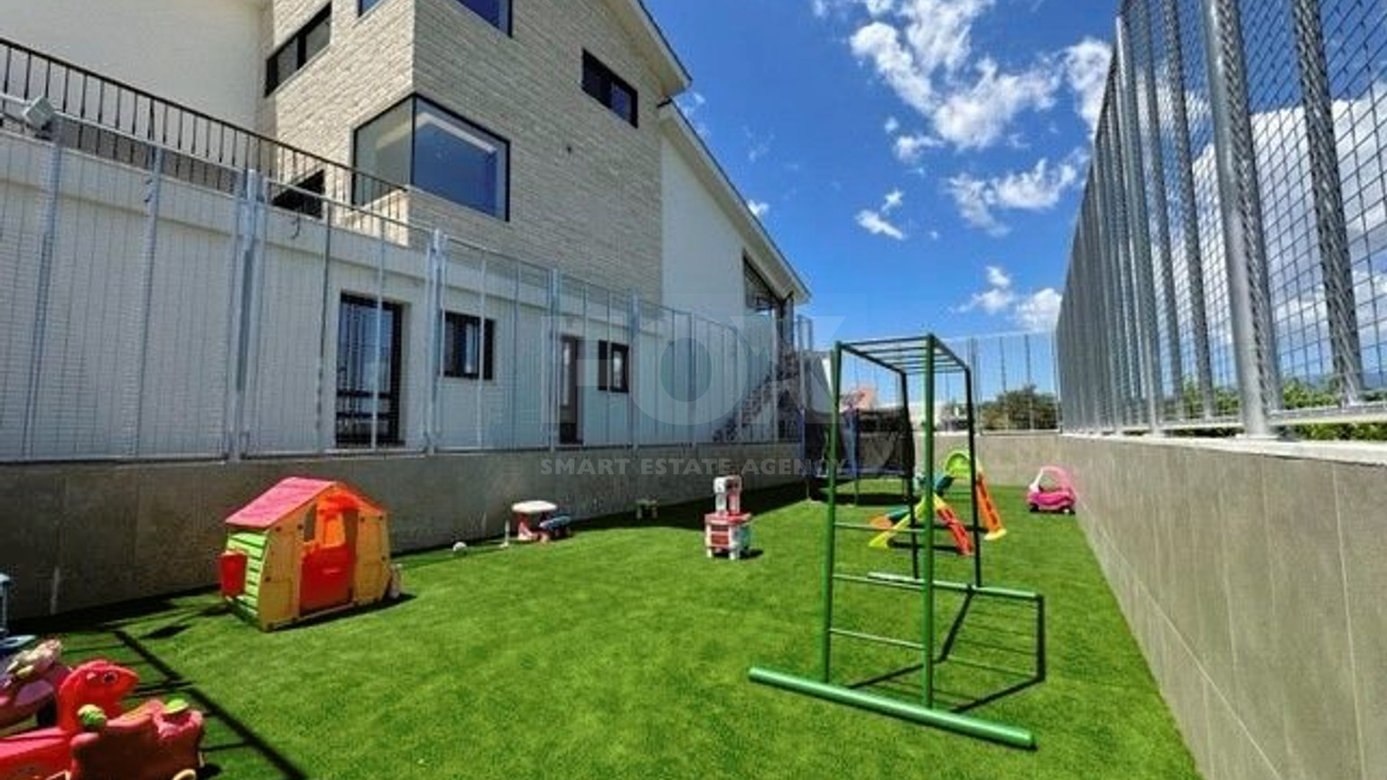 DETACHED FOUR BEDROOM VILLA WITH OFFICE/FIFTH BEDROOM, SEPARATE GUEST HOUSE, SEPARATE MAIDS QUARTER, CHILDRENS PLAYGROUND.