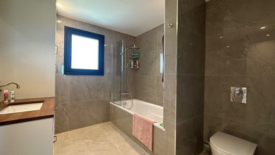 DETACHED FOUR BEDROOM VILLA WITH OFFICE/FIFTH BEDROOM, SEPARATE GUEST HOUSE, SEPARATE MAIDS QUARTER, CHILDRENS PLAYGROUND.