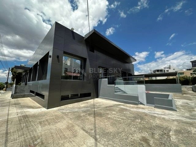 FOR RENT COMMERCIAL BUILDING ONE LEVEL OFFERING 1,800 SQM COVERED AREA AND OVER 100 DESIGNATED PARKING SPACES IN GREAT LOCATION