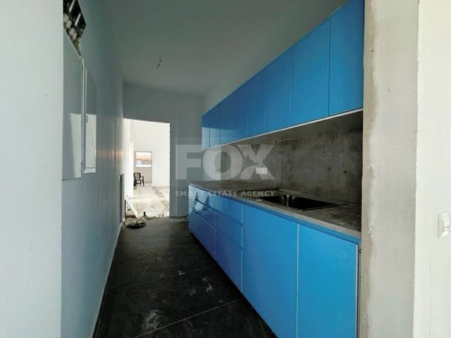 FOR RENT COMMERCIAL BUILDING ONE LEVEL OFFERING 1,800 SQM COVERED AREA AND OVER 100 DESIGNATED PARKING SPACES IN GREAT LOCATION