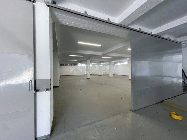 FOR RENT COMMERCIAL BUILDING ONE LEVEL OFFERING 1,800 SQM COVERED AREA AND OVER 100 DESIGNATED PARKING SPACES IN GREAT LOCATION