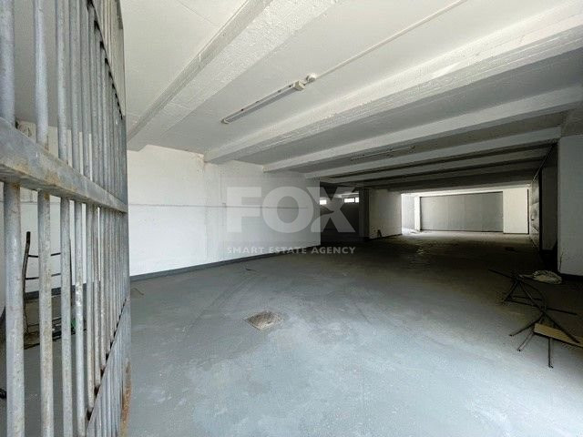 COMMERICAL BUILDING ONE LEVEL OFFERING 1,800 SQM COVERED AREA AND OVER 100 DESIGNATED PARKING SPACES IN GREAT LOCATION