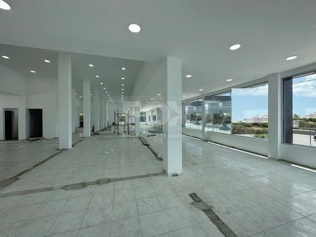 FOR RENT COMMERCIAL BUILDING ONE LEVEL OFFERING 1,800 SQM COVERED AREA AND OVER 100 DESIGNATED PARKING SPACES IN GREAT LOCATION