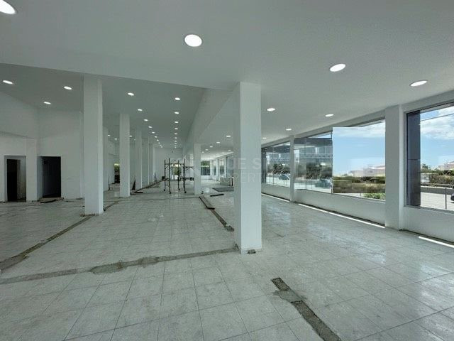 FOR RENT COMMERCIAL BUILDING ONE LEVEL OFFERING 1,800 SQM COVERED AREA AND OVER 100 DESIGNATED PARKING SPACES IN GREAT LOCATION