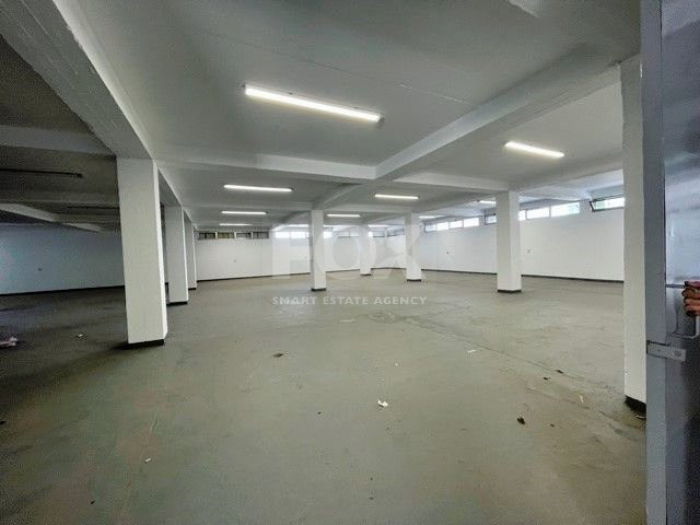 FOR RENT COMMERCIAL BUILDING ONE LEVEL OFFERING 1,800 SQM COVERED AREA AND OVER 100 DESIGNATED PARKING SPACES IN GREAT LOCATION