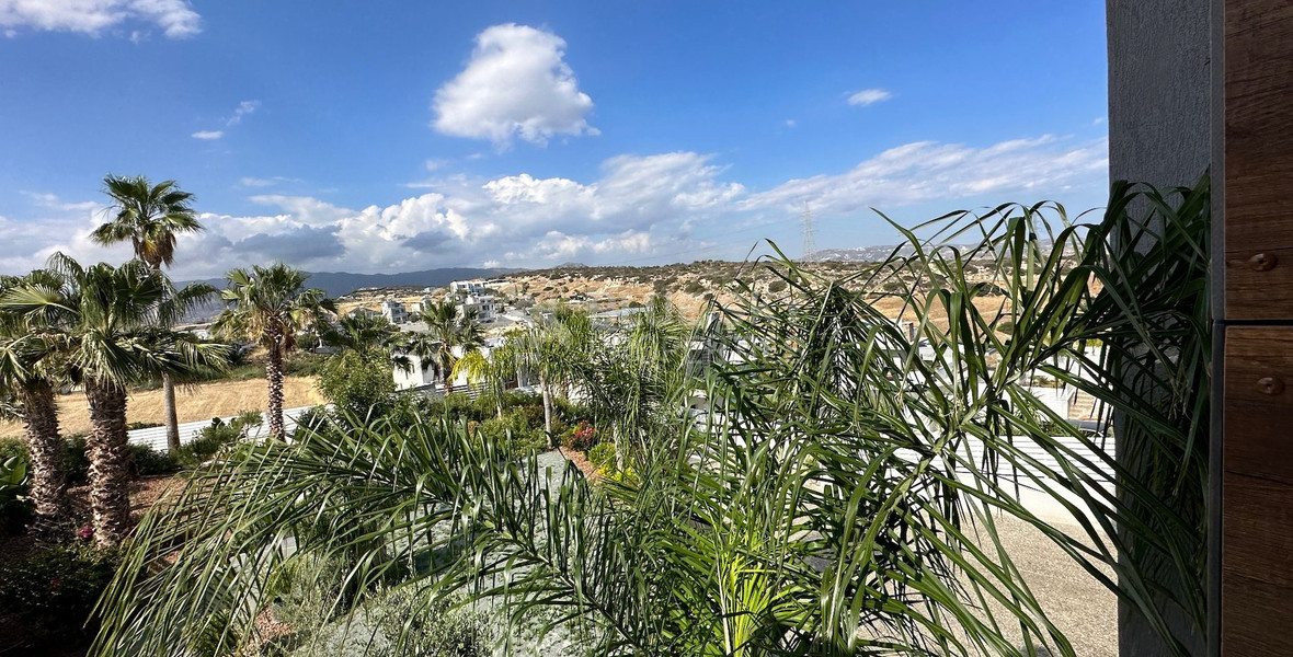Beautiful 6 bedroom villa for rent in Parekklisia