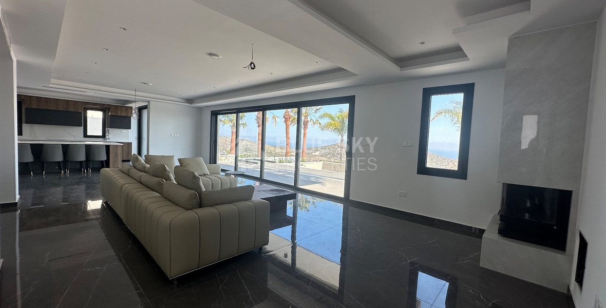 Beautiful 6 bedroom villa for rent in Parekklisia
