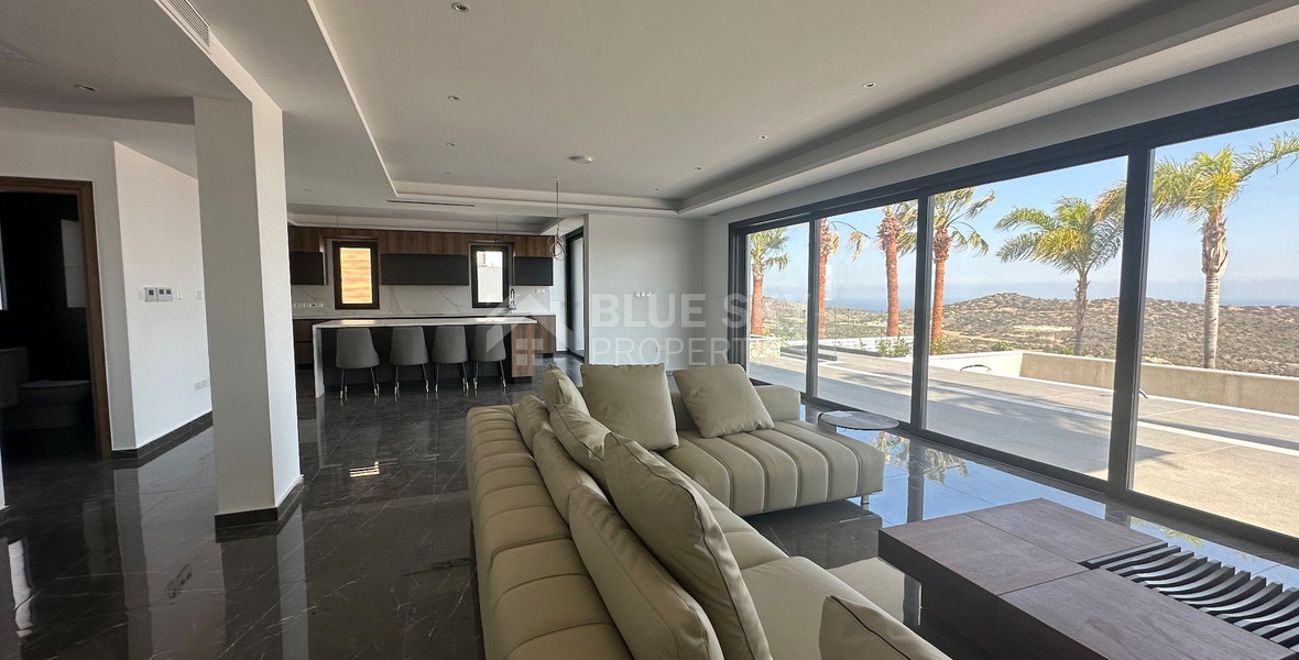 Beautiful 6 bedroom villa for rent in Parekklisia