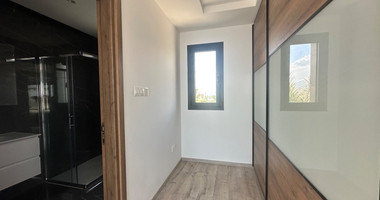 Beautiful 6 bedroom villa for rent in Parekklisia